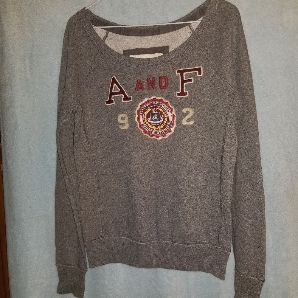 Junior's Large Abercrombie & Fitch sweater